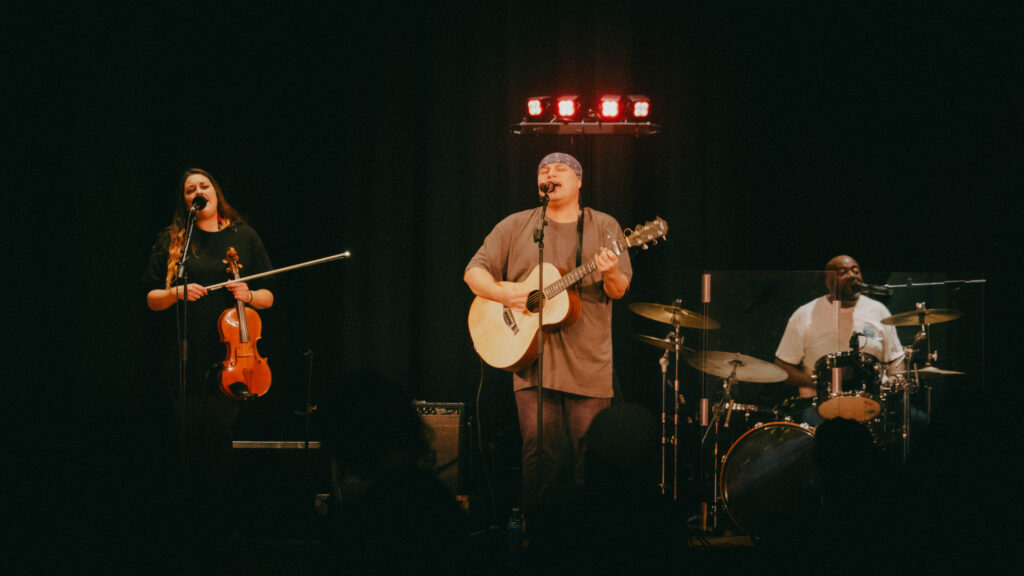 General view of the Maple Sugar Festival stage in Nanaimo, with musicians performing live.